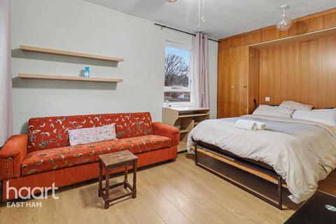 Studio for sale, Harper Road, London