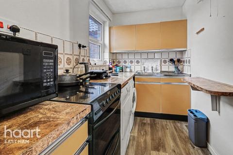Studio for sale, Harper Road, London