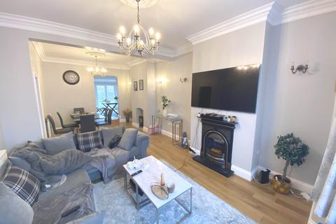 4 bedroom terraced house to rent, Parkhurst Road, London