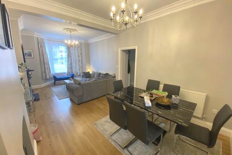 4 bedroom terraced house to rent, Parkhurst Road, London