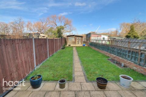 undefined, Western Avenue, Dagenham