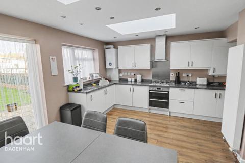 undefined, Western Avenue, Dagenham