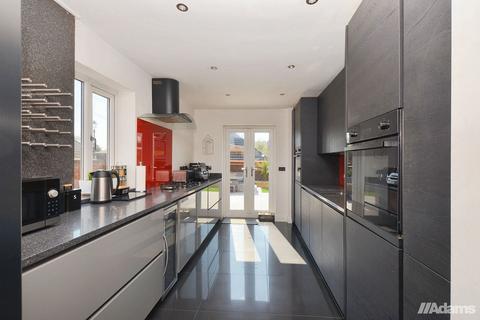 5 bedroom detached house for sale, Lady Richeld Close, Sandymoor