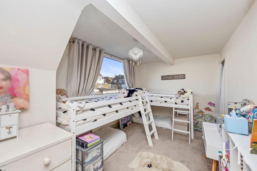 Graham Crescent 71-017.JPG