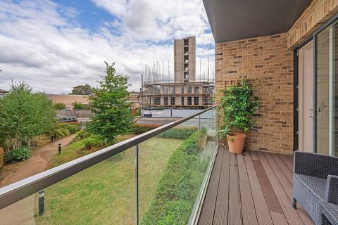 2 bedroom apartment to rent, Cherry Orchard Road, Croydon CR0