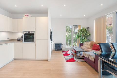 2 bedroom apartment to rent, Cherry Orchard Road, Croydon CR0