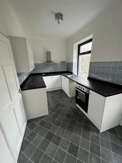 2 bedroom end of terrace house to rent, Lydgate, Northowram, Halifax