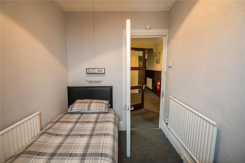 Bedroom (2)