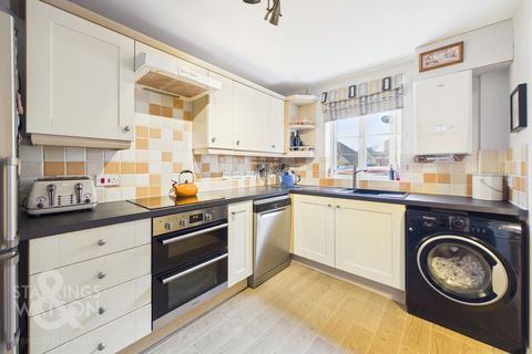 3 bedroom townhouse to rent, Blackthorn Road, Wymondham