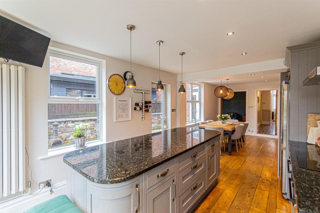 Dining Kitchen & Dining Room