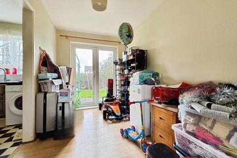 undefined, Maythorn Drive, Cheltenham, Gloucestershire