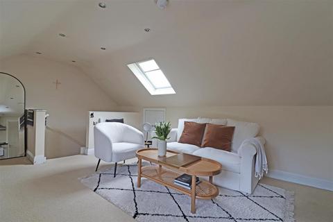 1 bedroom flat for sale, Brambletye Park Road, Redhill