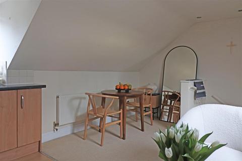 1 bedroom flat for sale, Brambletye Park Road, Redhill