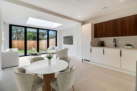 3 bedroom semi-detached house for sale, Stevens Lane, Claygate, KT10