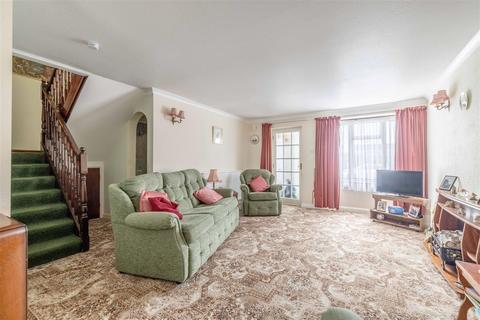 undefined, Stirling Close, Windsor