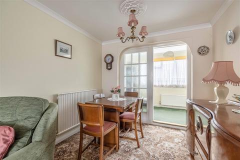 undefined, Stirling Close, Windsor