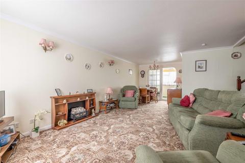 undefined, Stirling Close, Windsor