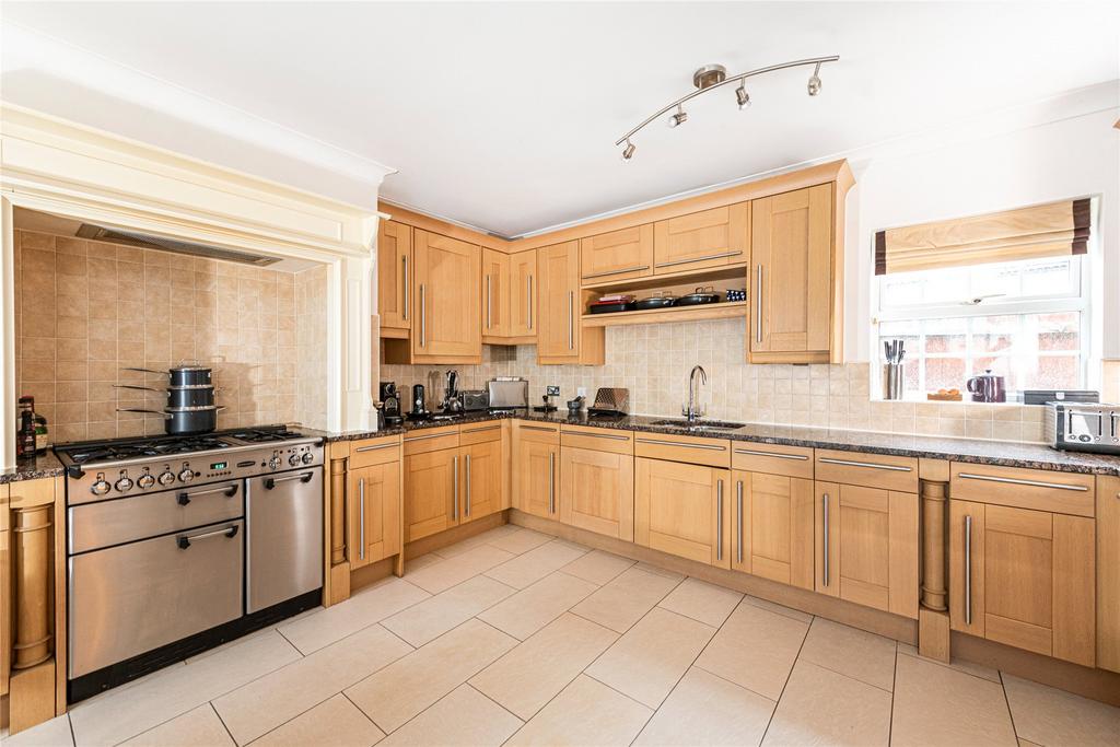 Kitchen/Breakfast Rm