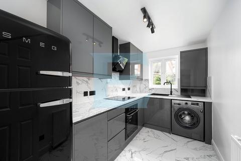 2 bedroom apartment for sale, Belgrave Close, Mill Hill, London, NW7