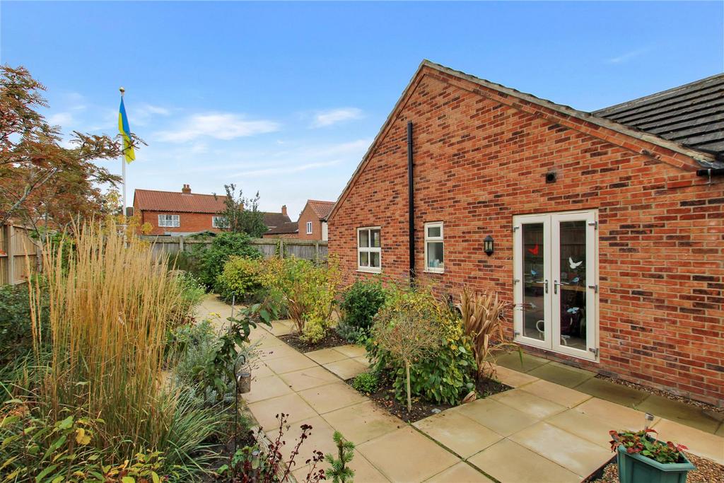 Rear Garden - b.JPG