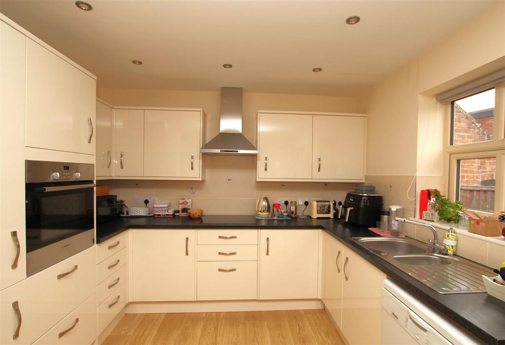 Kitchen Area.JPG
