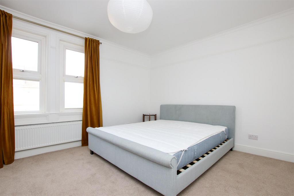 Master bedroom 2.jpg