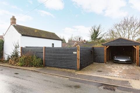 3 bedroom detached house for sale, Inviting Detached Cottage in Great Plumstead