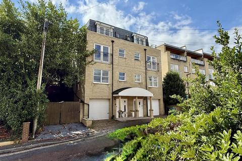 4 bedroom detached house for sale, Cliff Road, Cowes