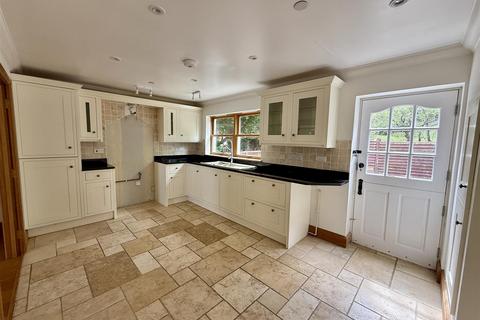 4 bedroom detached house for sale, Cliff Road, Cowes
