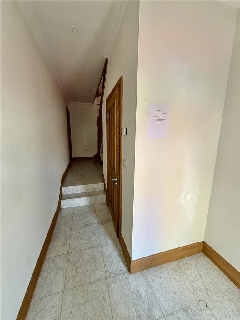 Entrance Hallway: