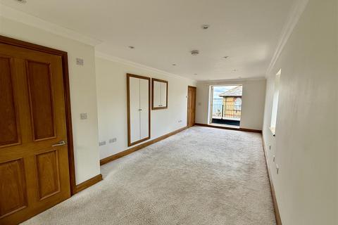 4 bedroom detached house for sale, Cliff Road, Cowes