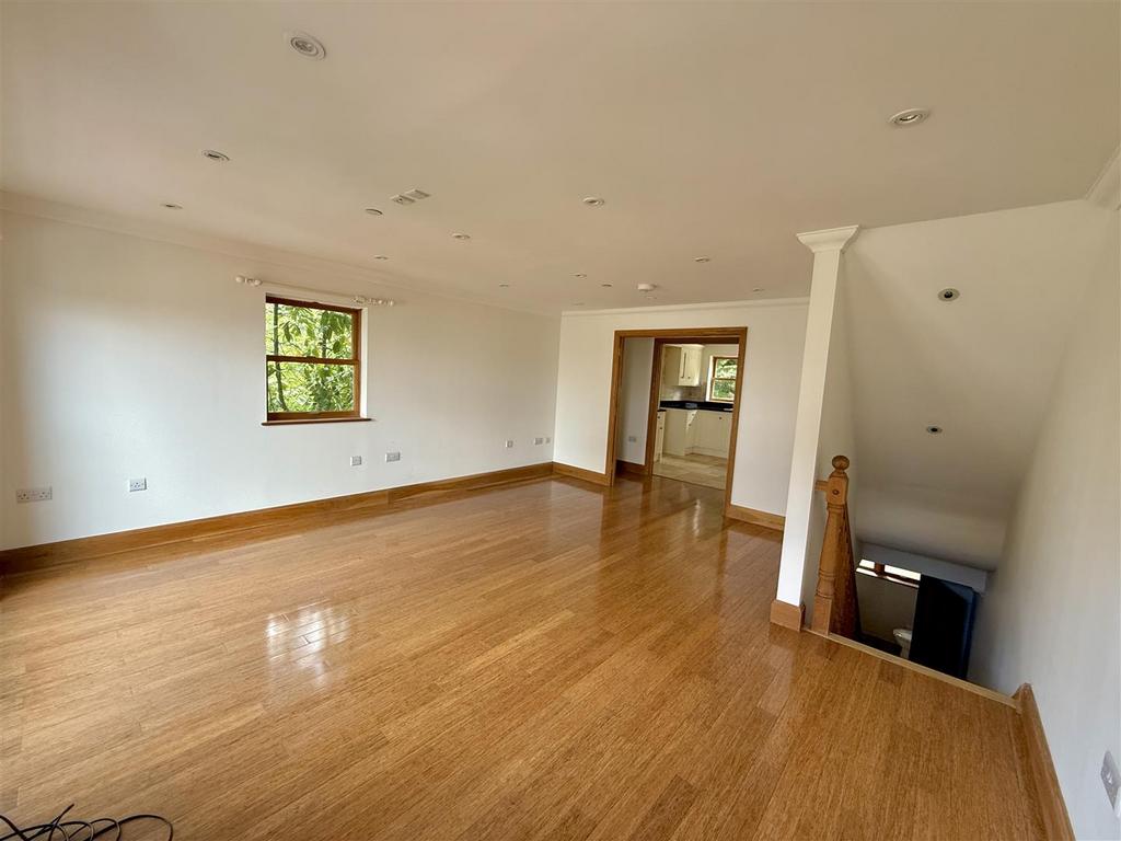 Living Area: