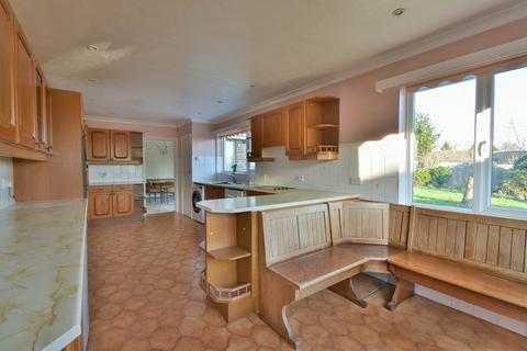 3 bedroom detached bungalow for sale, Ellerslie Lane, Bexhill-on-Sea, TN39