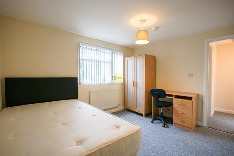 4 bedroom property to rent, Windrush Grove, Birmingham B29
