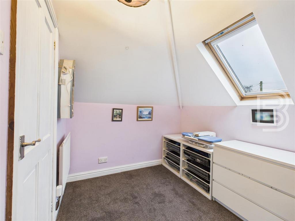 Bedroom 4.jpg