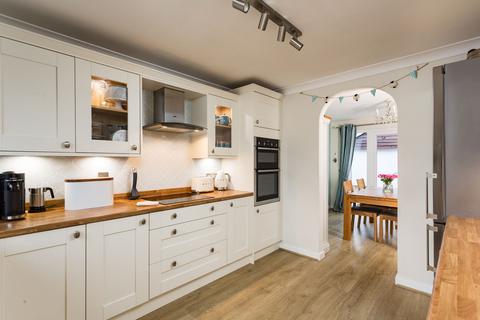 4 bedroom detached house for sale, Pinfold Close, Bickerton, LS22