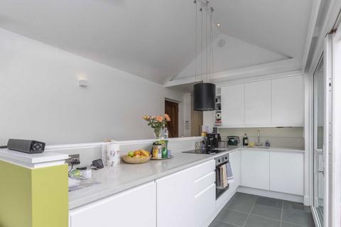 1 bedroom flat to rent, Quicks Road, London SW19