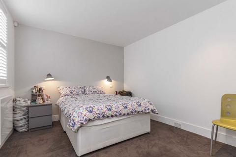 1 bedroom flat to rent, Quicks Road, London SW19