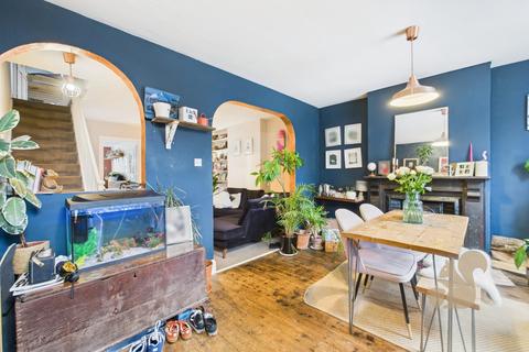 3 bedroom semi-detached house for sale, Bergholt Road, Colchester