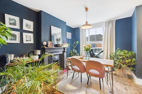 3 bedroom semi-detached house for sale, Bergholt Road, Colchester