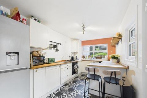 3 bedroom semi-detached house for sale, Bergholt Road, Colchester