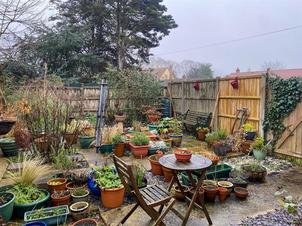 Rear garden 1.jpg