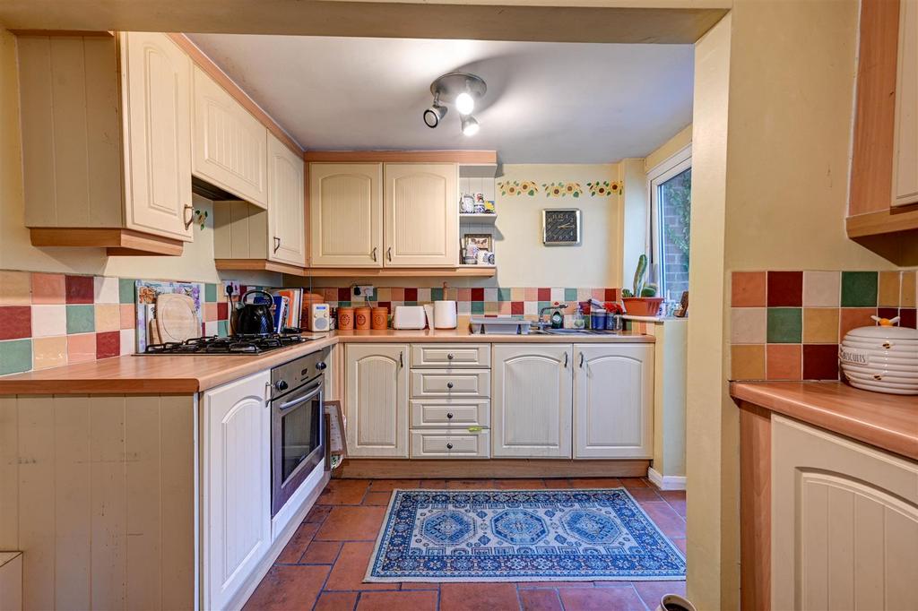 Kitchen 1.jpg