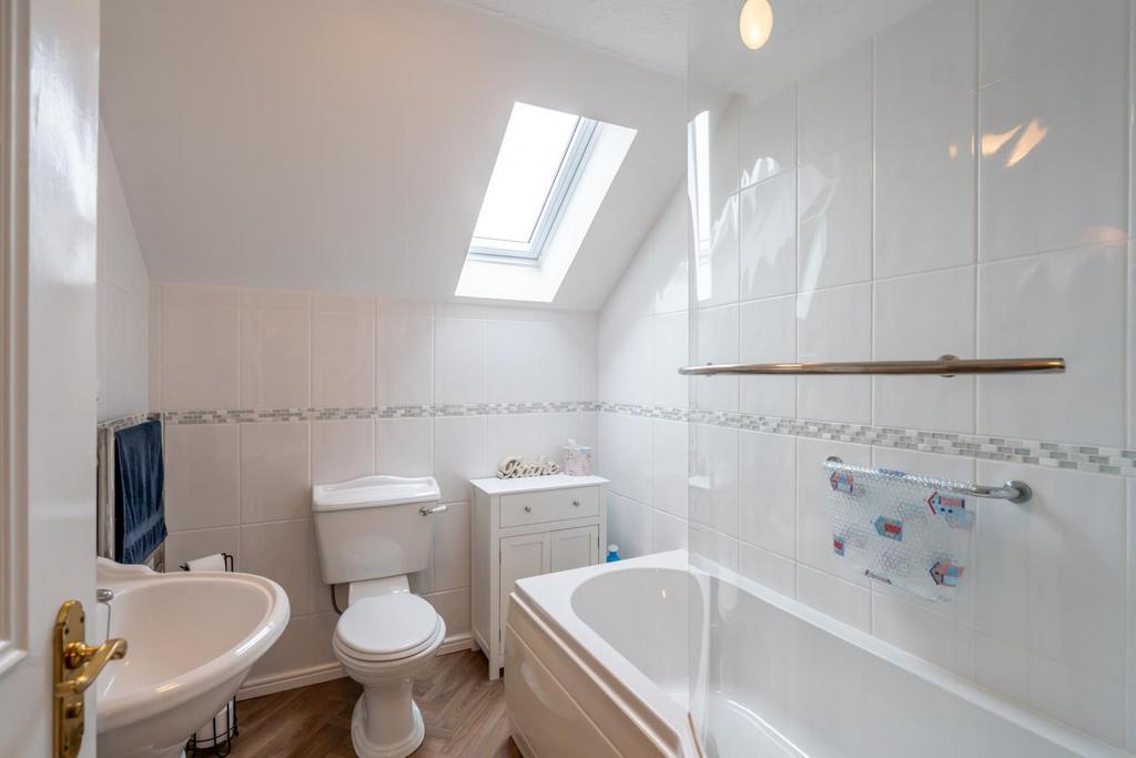 Bathroom.jpg
