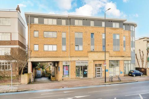 Balham High Road, London SW17