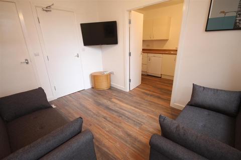 4 bedroom flat to rent, Claremont Road, Spital Tongues, Newcastle Upon Tyne