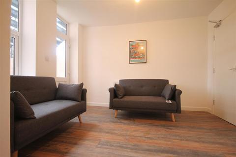 4 bedroom flat to rent, Claremont Road, Spital Tongues, Newcastle Upon Tyne