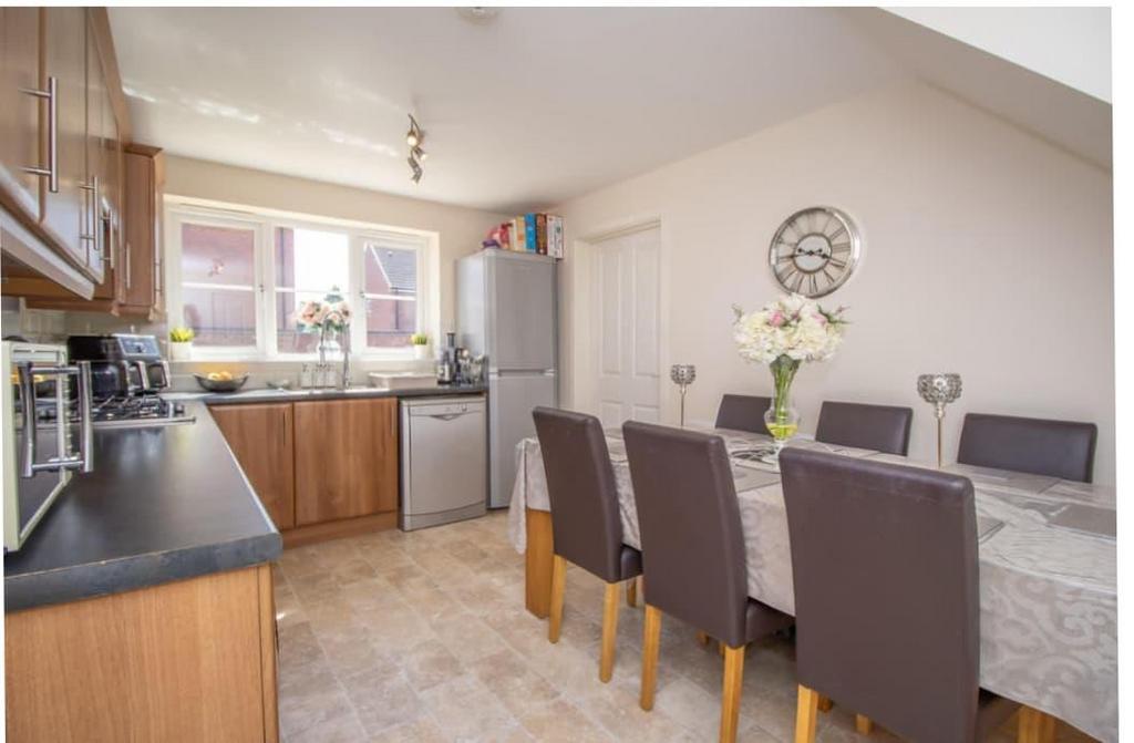 7 jeque place bourton 4.jpg