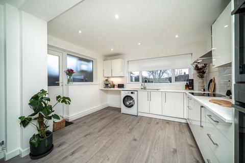 undefined, Elm Avenue, Caddington, LU1