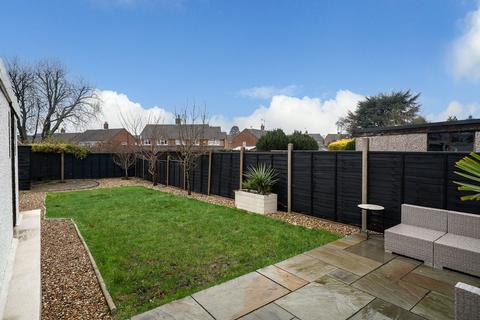 undefined, Elm Avenue, Caddington, LU1